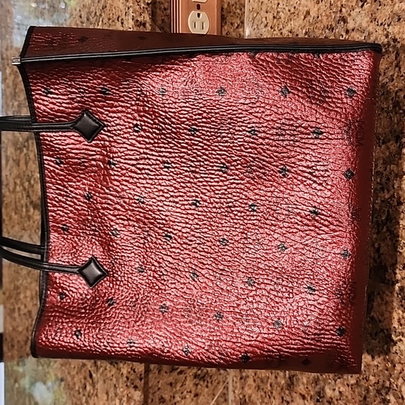 MCM Metallic Scooter Red Medium Kira NS Shopper Tote - Picture 5 of 16